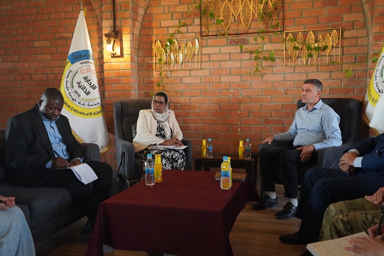 A Tanzanian delegation visits northern and eastern Syria and receives three children and a woman from Daesh families