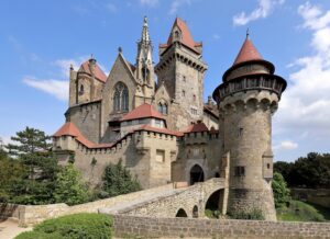Kreuzenstein-Castle-2