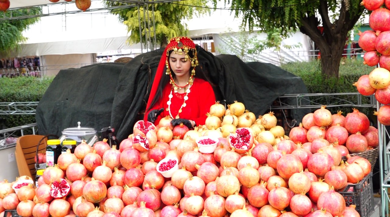 Halabja Celebrates Pomegranates and Autumn with the Participation of Over 550 Farmers and Orchard Owners